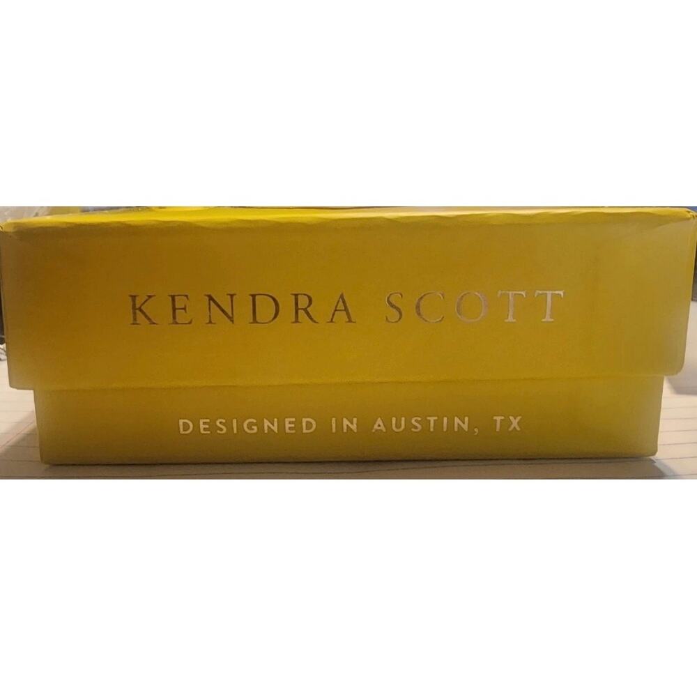 Kendra Scott Eva Framed Teal Glass Pendant Necklace NEW - Picture 8 of 9